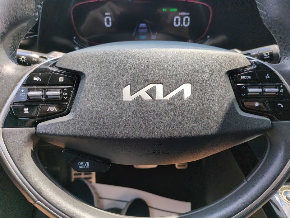 Kia Niro      2023
