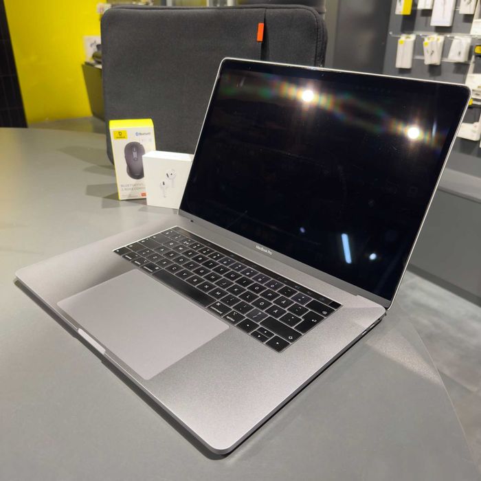 MacBook Pro 15" 2018 i7 16gb RAM 256Gb SSD Space Gray Низька Ціна!