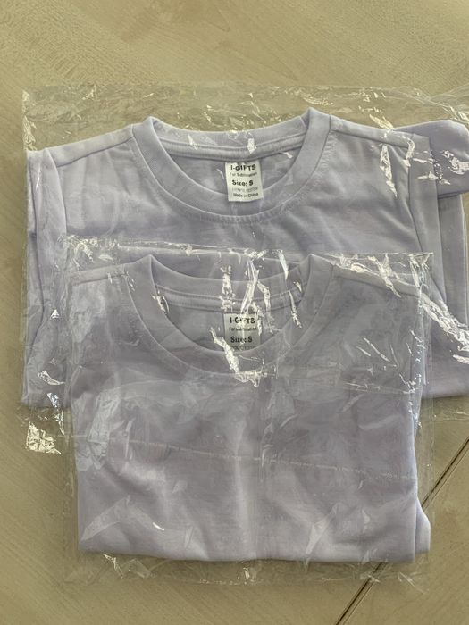 Белая новая футболка для девочки