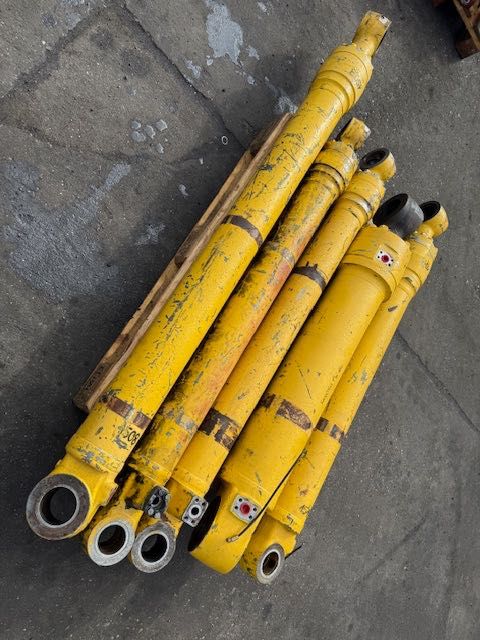 komplet siłownik hydrauliczny koparka pw 180