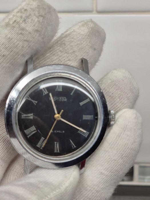 Zegarek Wostok-czarny rzymski