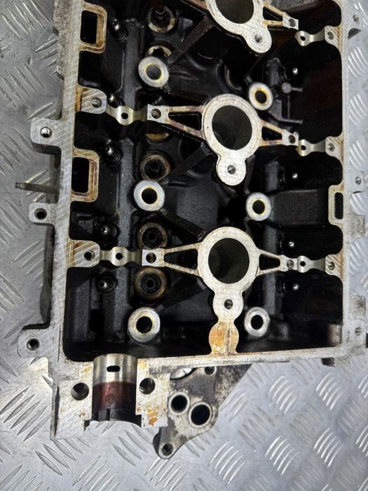 Головка ГБЦ на запчасти opel astra vectra zafira 2.2  z22se 24462304