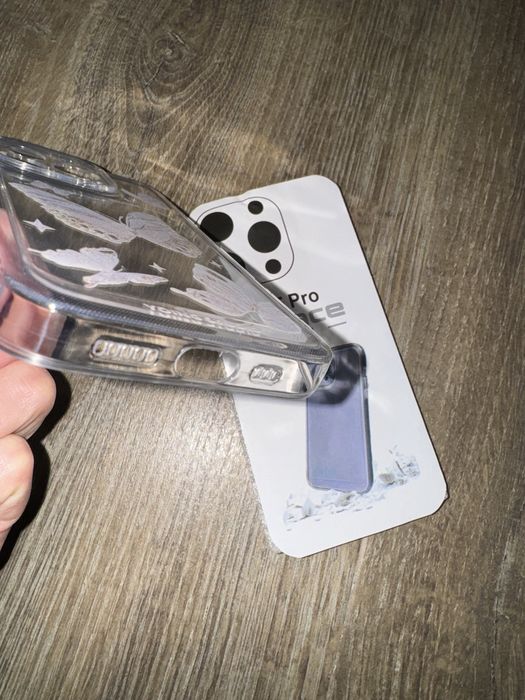 Чехол на IPhone 15 pro с бабочками силикон