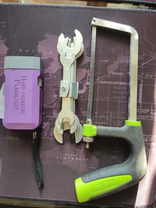 Zestaw narzędzi latarka ładowana ręcznie