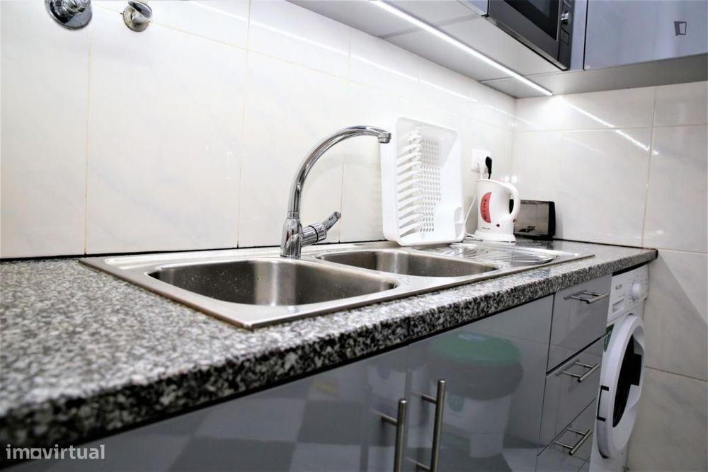Quarto - localizado em Penha de França Lisbon