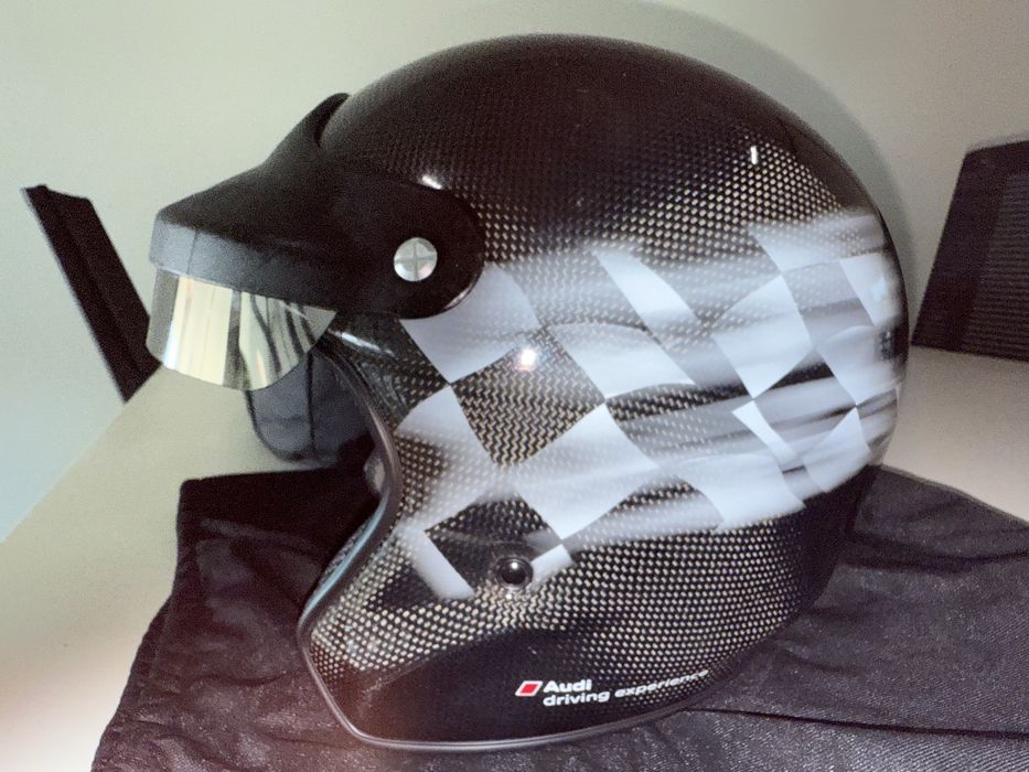 Capacete Audi / Uvex