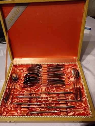 sztućce Arged w walizce