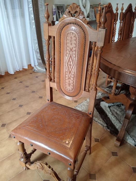 Mesa de jantar com 6 cadeiras