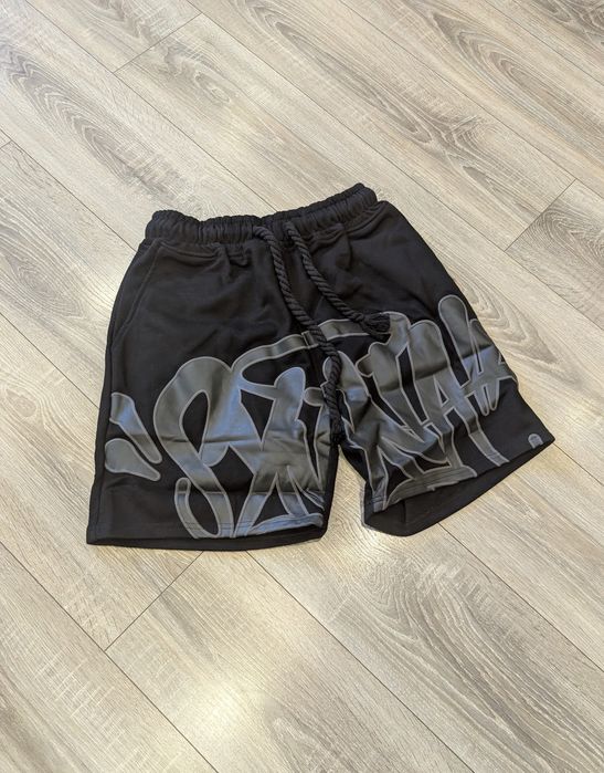 Чорні шорти Syna World