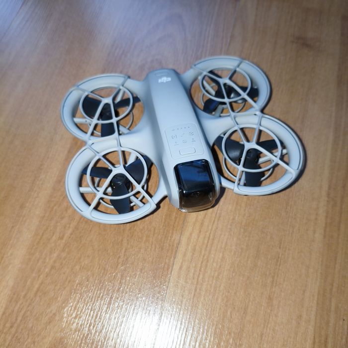 Vende se Drone DJI NEo