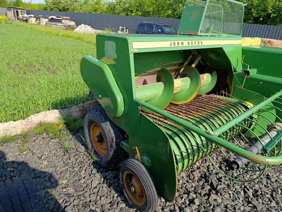 Продам прес підборщик, прес підбирач JOHN DEERE 332,  Джон дір 332