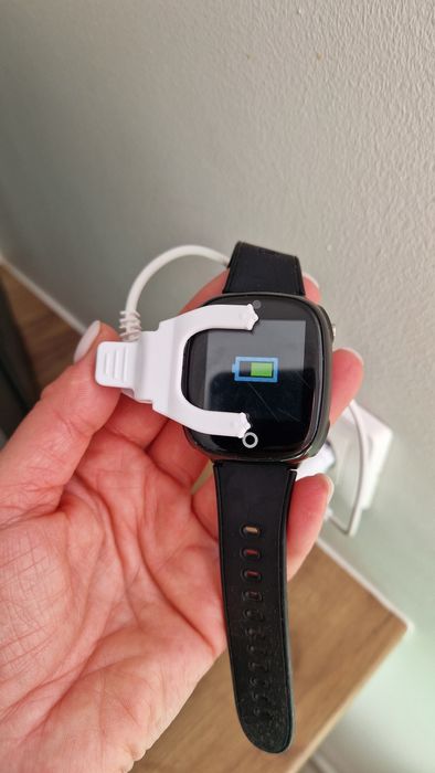 Smartwatch dla dziecka Artnico HW11, stan idealny