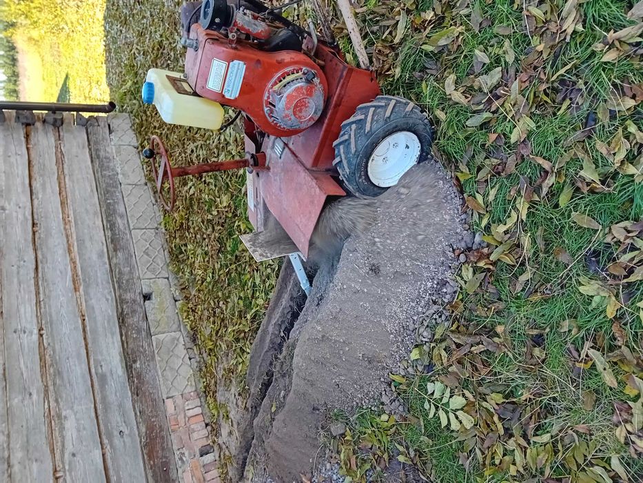 Usługi Koparką łańcuchową /Wykopy liniowe