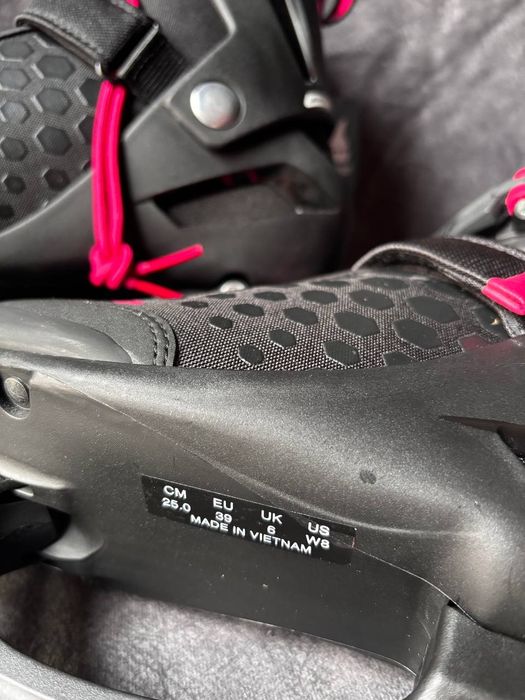 Ковзани ( коньки) льодові м'які НОВІ, розмір і колір в описі