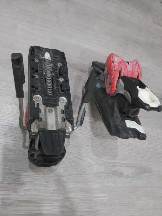 VENDO Fixações de skis Dynastar - Só 15 eur