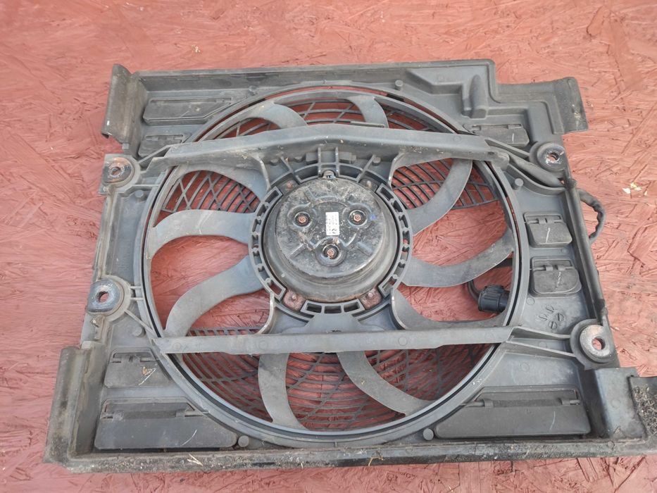 BMW E39 / E38 Oryginalny wentylator chłodnicy klimatyzacji 3 PINY OEM