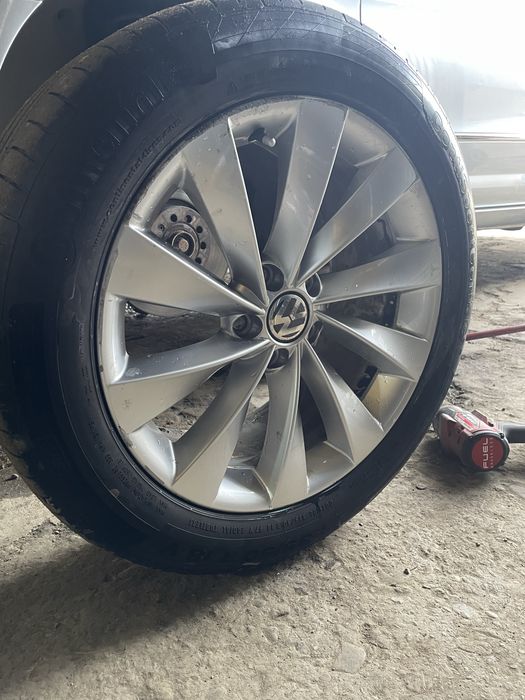 Продам диски 5х112 r18 ориг з шинами