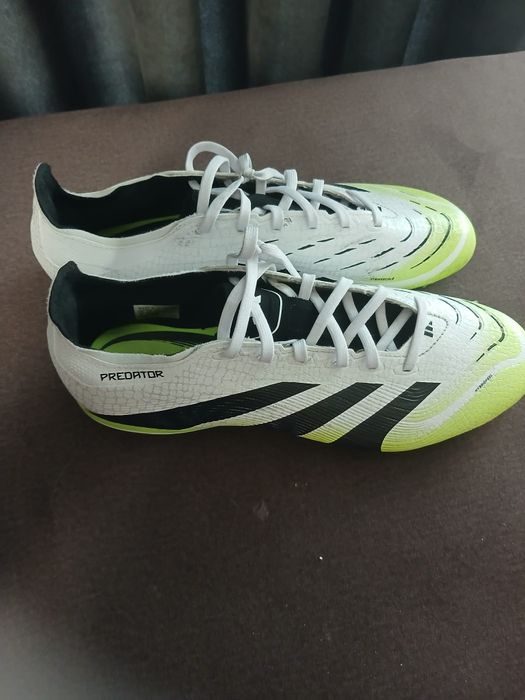 Męskie korki ADIDAS Predator League JI1117 – rozmiar 42 2/3