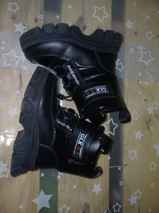 Продам дитяче взуття