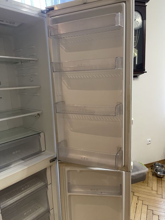 Холодильник фірми LG