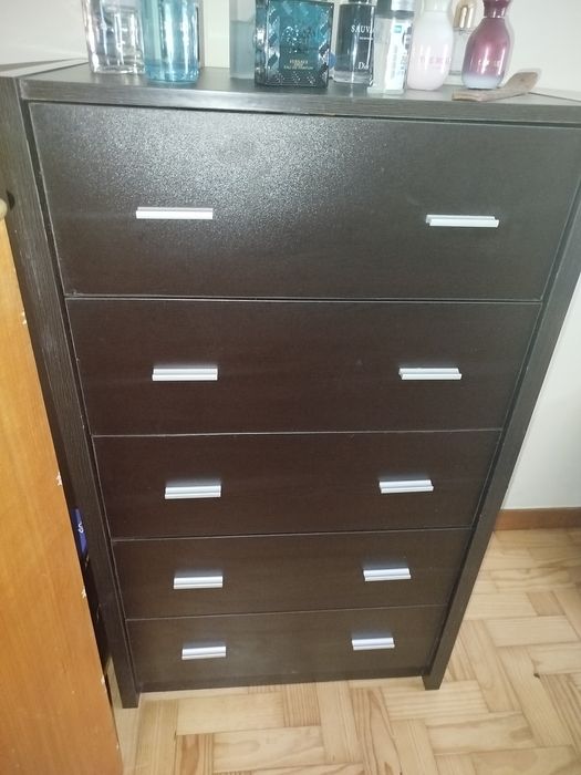 Quarto de casal com colchao e estrado