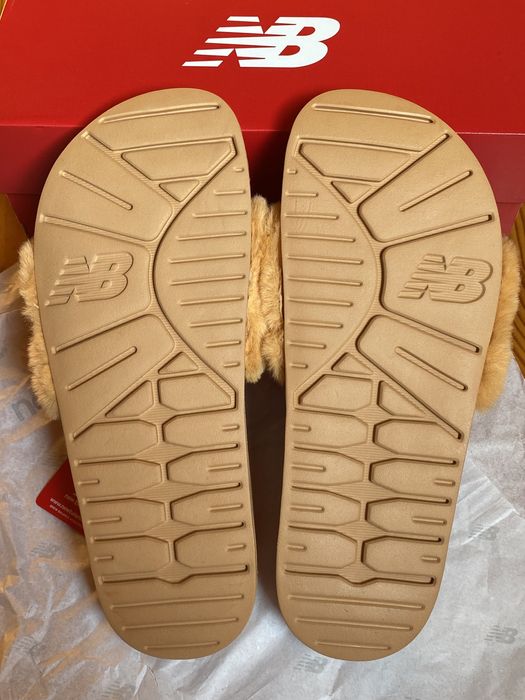 Слайдери New Balance 200 Fuzzies