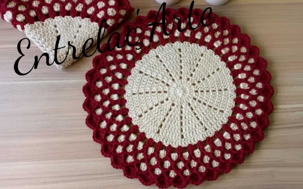 Sousplat em crochê feito à mão – peça artesanal (40 cm)