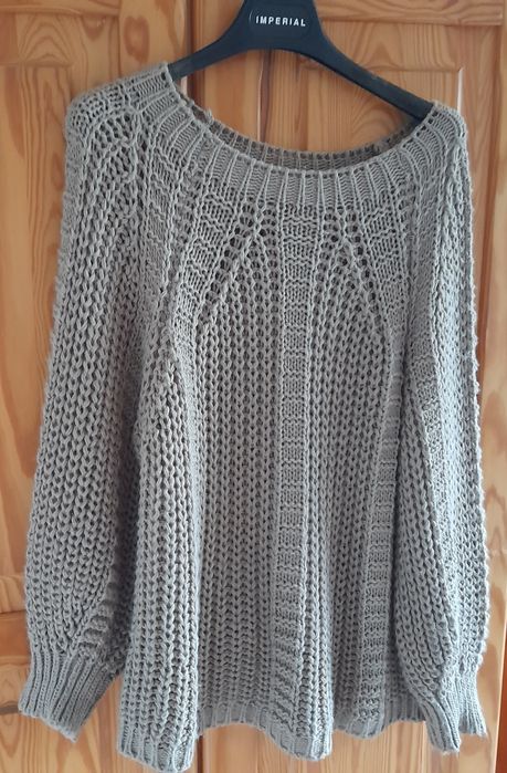 Śliczny sweter damski