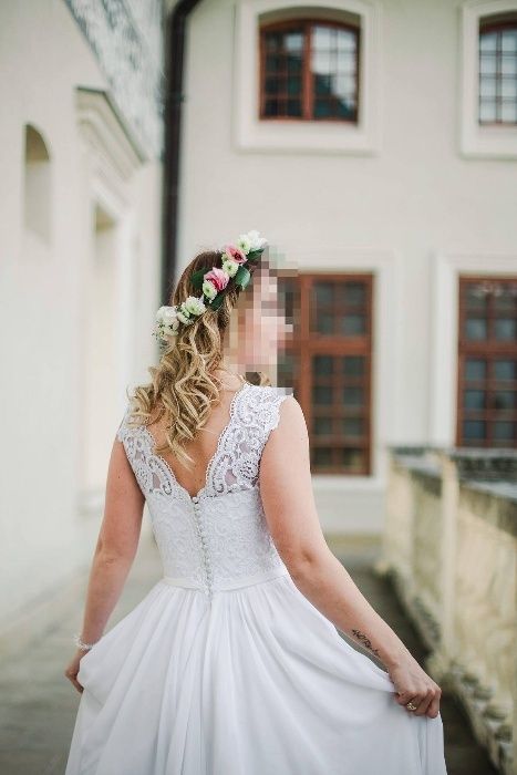 Suknia ślubna z trenem roz.38