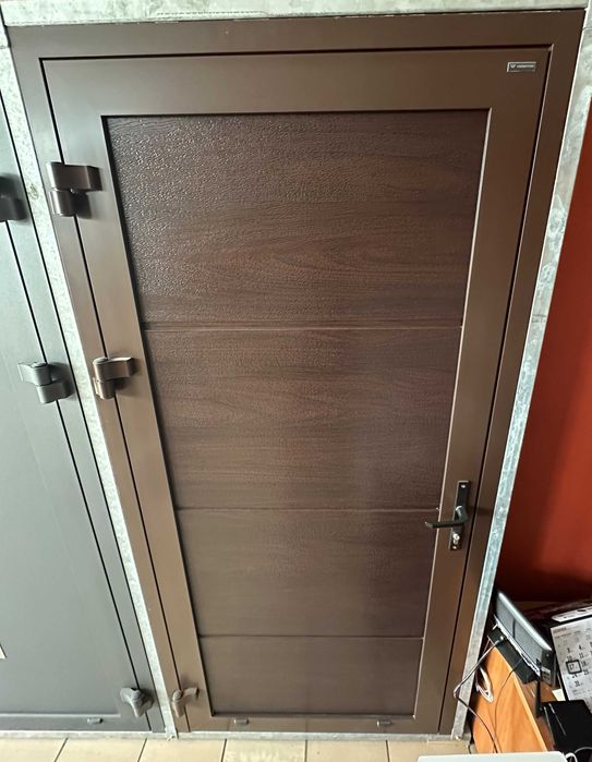 Drzwi Wiśniowski aluminiowe termiczne panelowe