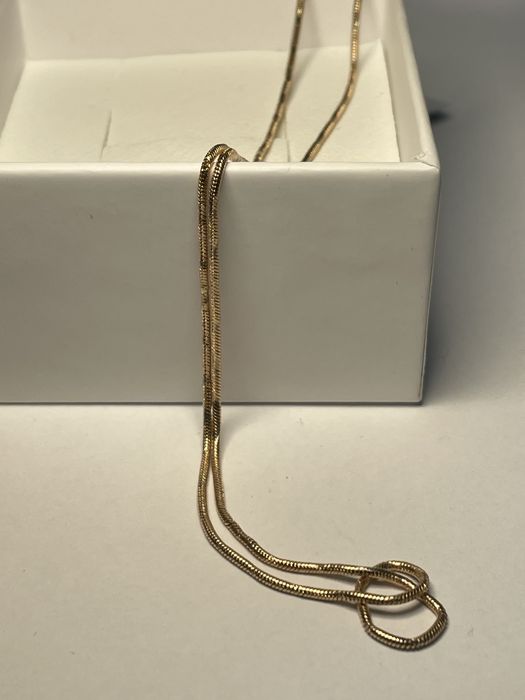 (585*) Ланцюжок