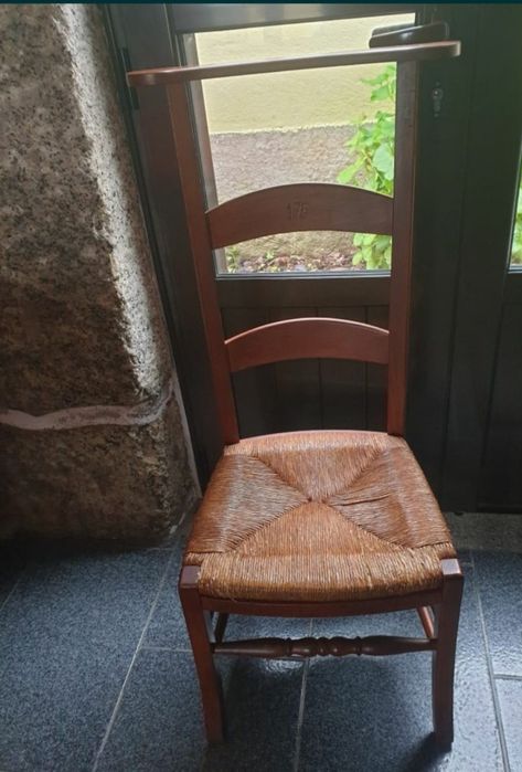 Cadeira genuflexório de espaldar