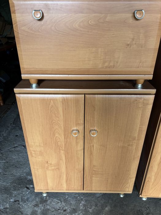 Meble przedpokojowe .