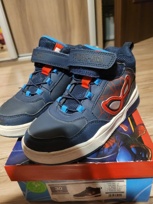 Świecące buty przejściowe Spider-Man CoolClub