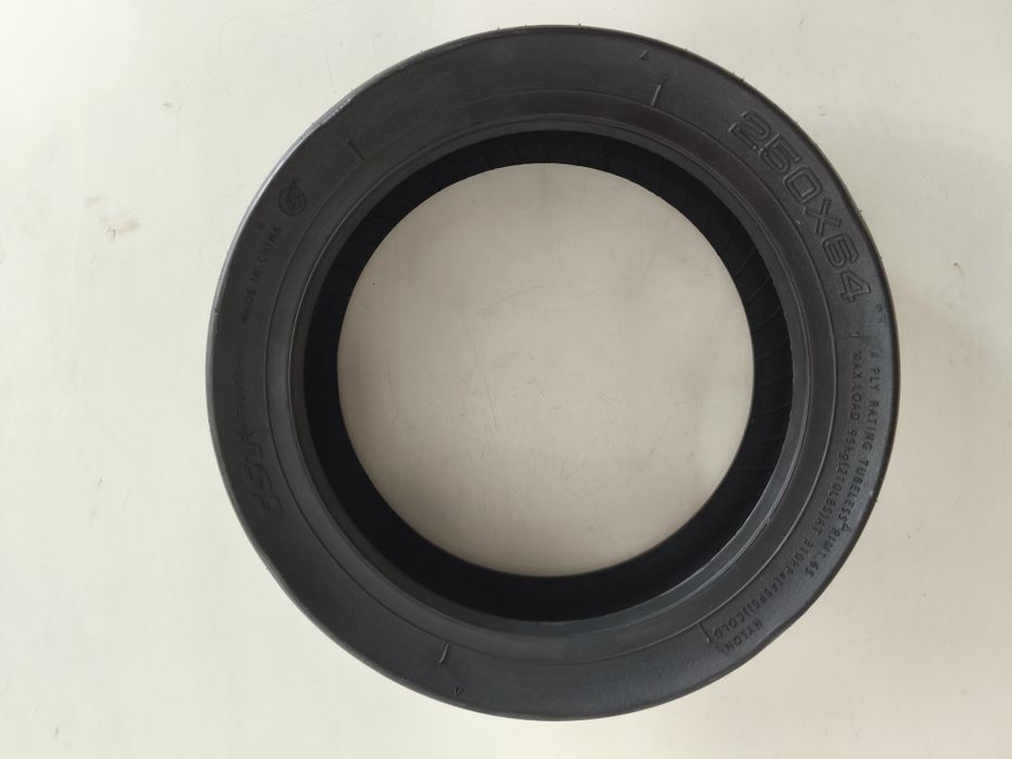 2 pneus Nylon 8 1/2*2 + 2 câmaras de ar