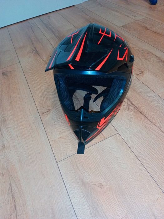 Kask do Crossa / hulajnogi – czerwony, NIEUŻYWANY!