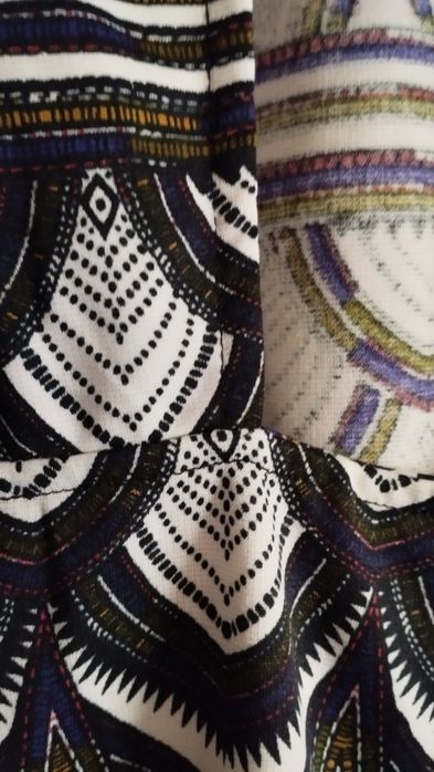 Vestido justo com abertura nas costas H&M