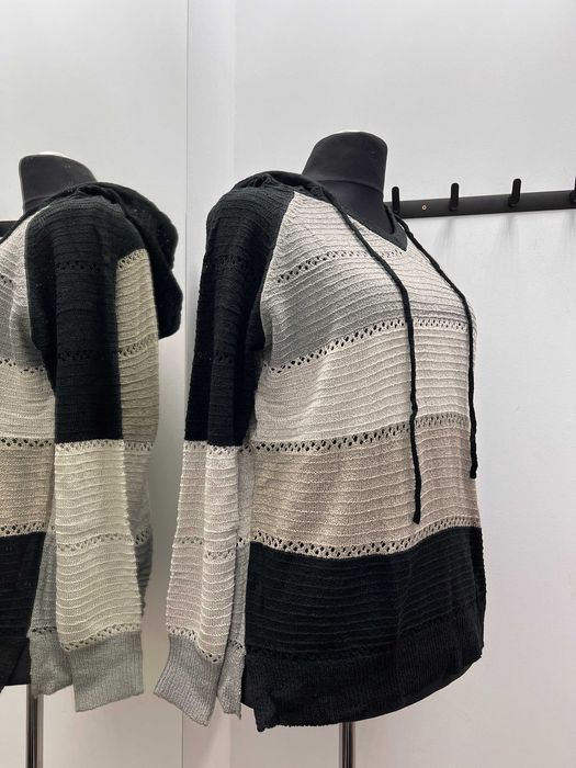 Cienki sweter z kapturem roz.2XL