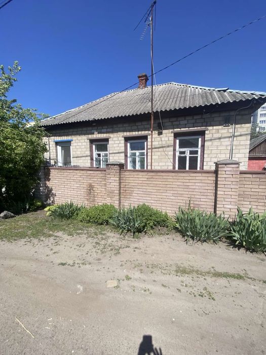 Продаж. 1/2 будинку в тихому центрі ( район Астри)