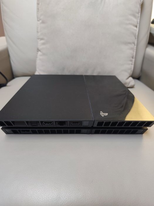 PlayStation 4 primeiras edições