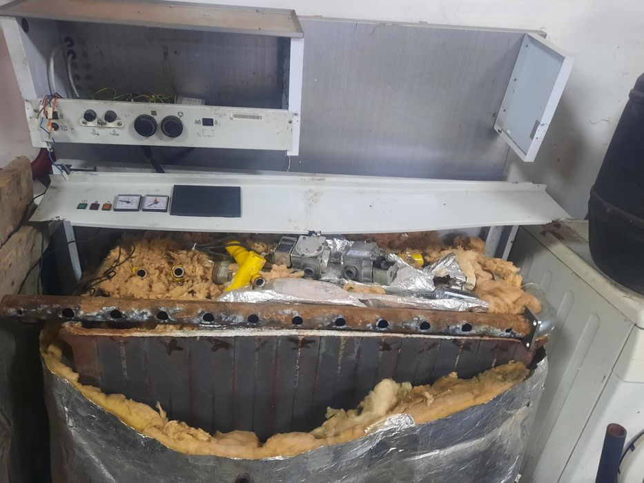 Промисловий газовий котел ((можна на дрова переробити)1000м2 Італія