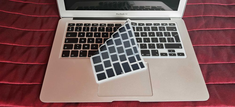 MacBook Air 13” | 128 GB SSD Rápido | Portátil Leve e Fiável