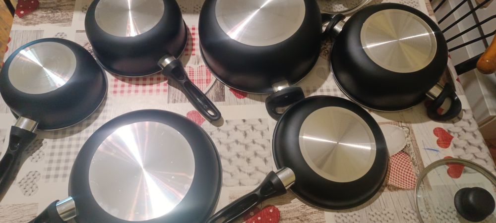 Conjunto de tachos novo