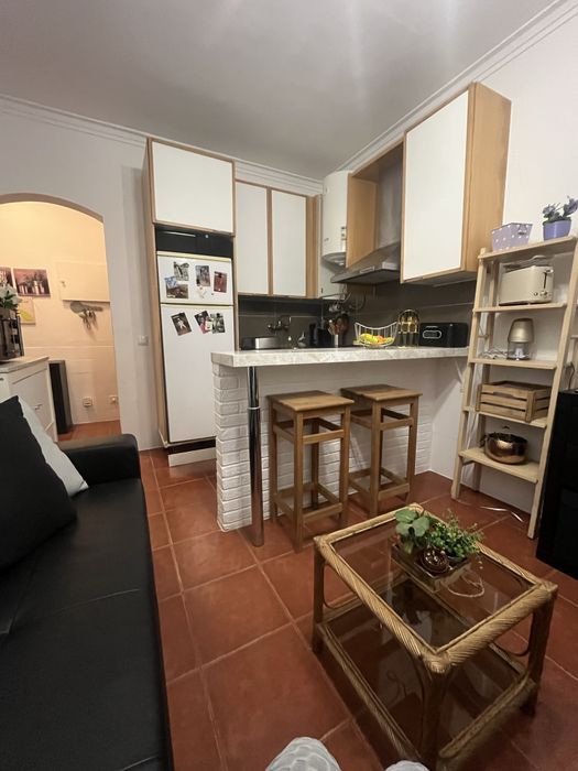 Aluga se t1 charneca da caparica mobilada equipado