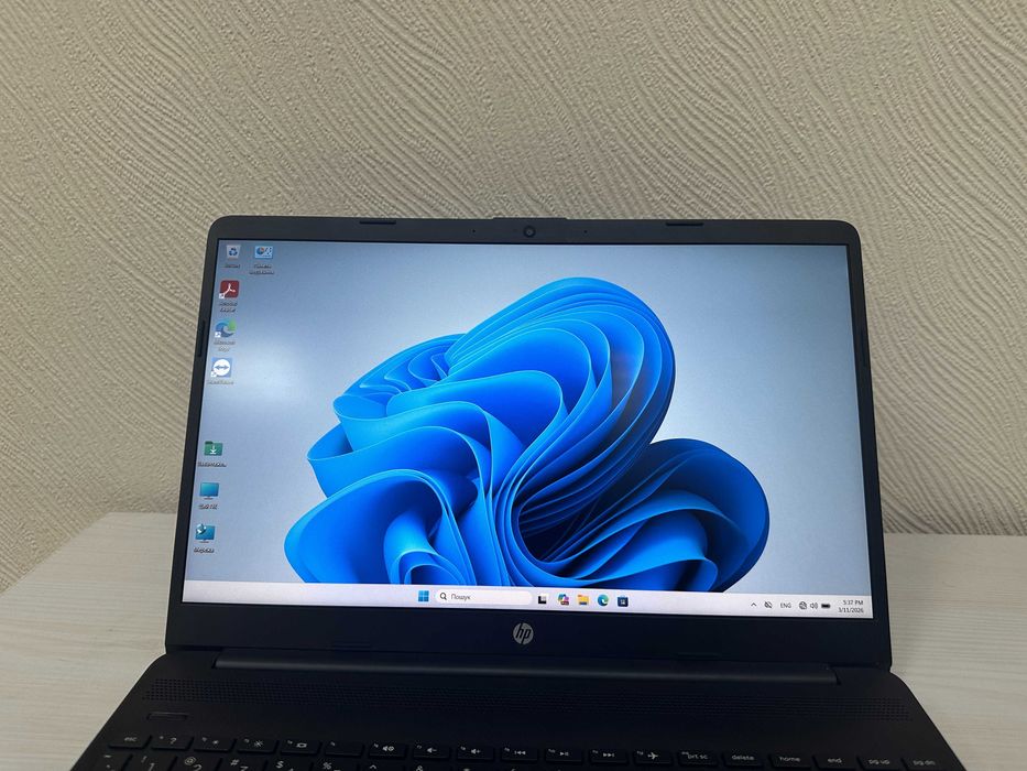 Ноутбук для дома і роботи HP i5\8ram\500 ssd\новий акб відмінний стан
