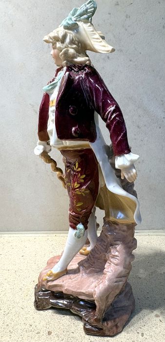Linda antiga figura de um Galan em porcelana francesa Sec XIX