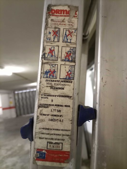 Escadote/Escada 8 degraus