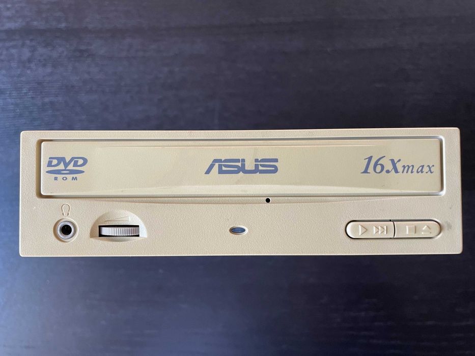 3 x CD-R / CD-RW / DVD-R