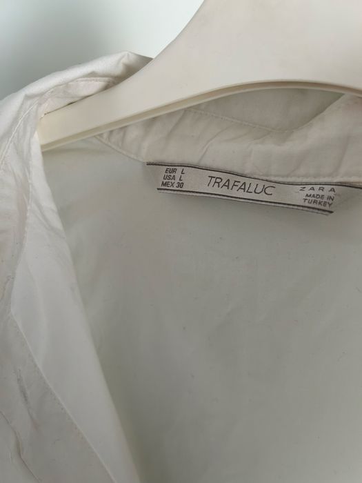 Biała elegancka bawełniana koszula zara do pracy do biura biurowa