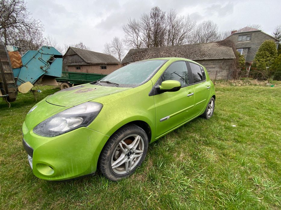 Renault Clio Uszkodzone